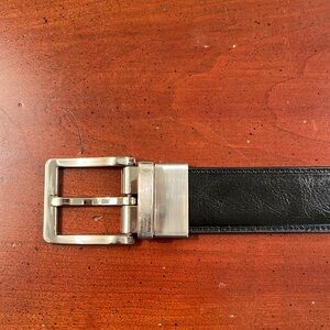 Men’s Genuine Leather Reversible Belt (size 30/32)